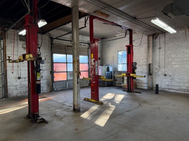 More Photos Of 793 Main Rd, Tiverton Freestanding For Lease