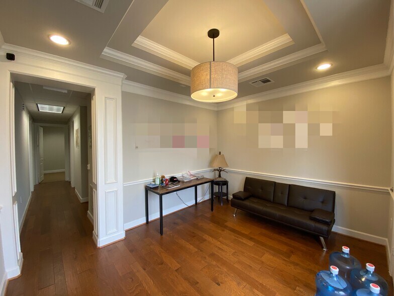 More Photos Of 633 E Fernhurst Dr, Katy Medical For Lease