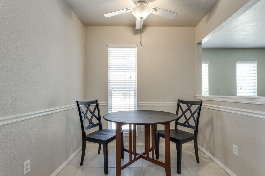 More Photos Of NW 10th St & N Classen Blvd, Oklahoma City Apartments For Sale