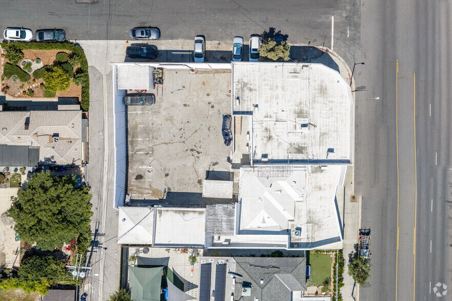 More Photos Of 10520 Magnolia Blvd, North Hollywood Office For Sale