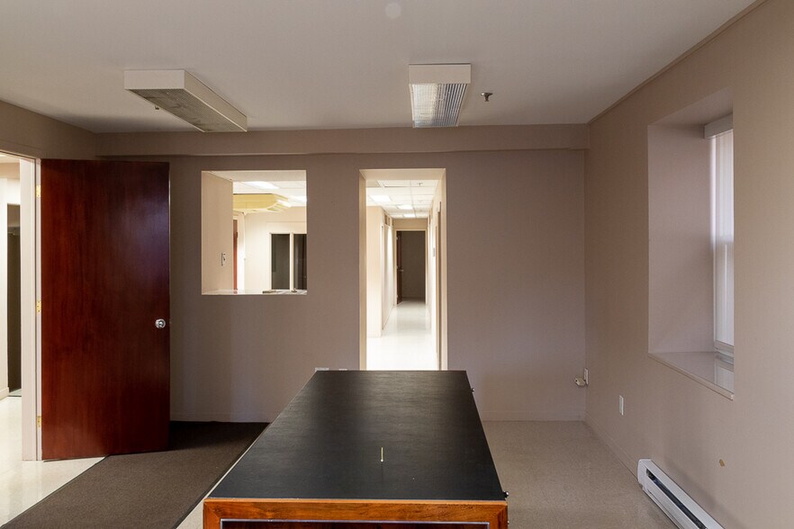 More Photos Of 253 Rue Michaud, Coaticook Manufacturing For Lease