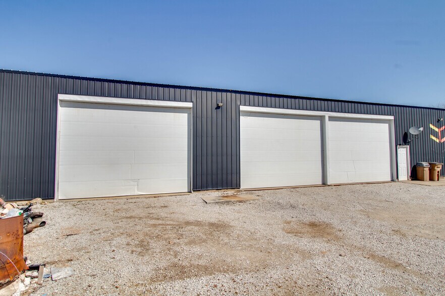 More Photos Of 200 Mounts st, Carlinville Industrial For Sale