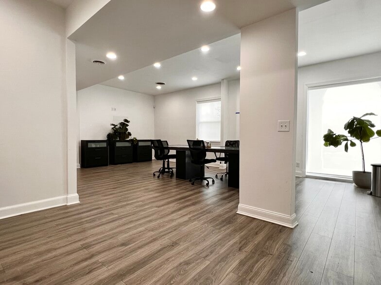More Photos Of 490 Westfield Rd, Charlottesville Storefront Retail Office For Sale