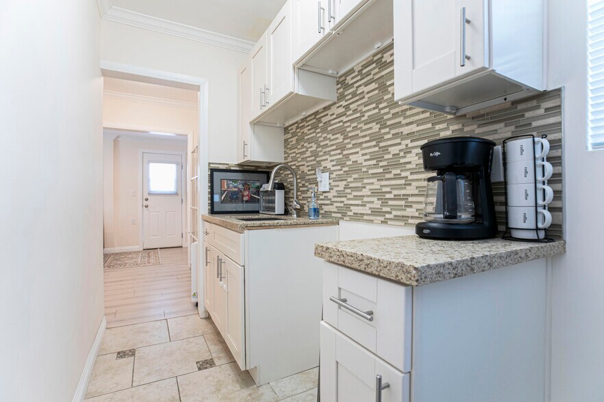 More Photos Of 2014-2016 Peyton Ave, Burbank Apartments For Sale