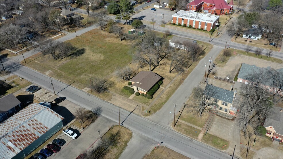 More Photos Of 500 W Nash St, Terrell Medical For Lease