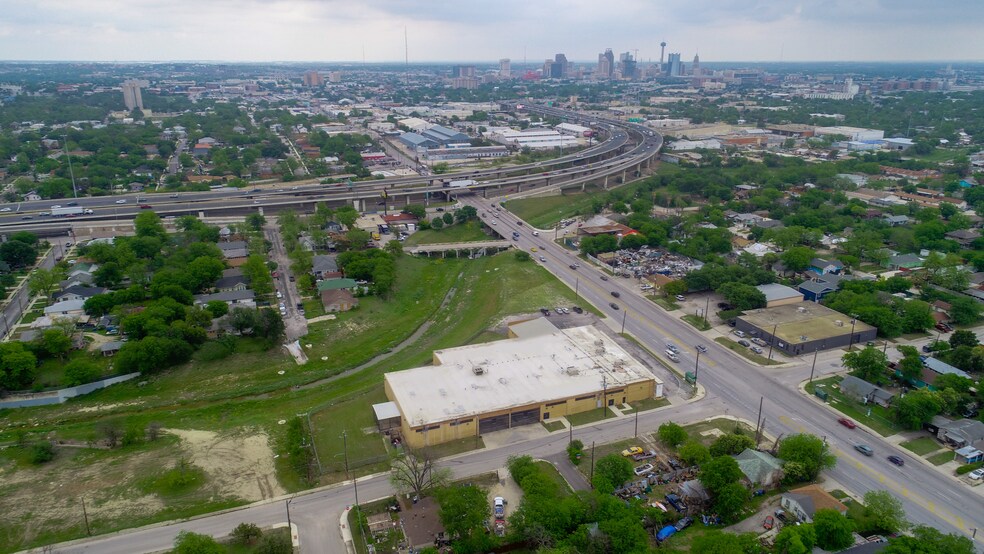 More Photos Of 711 Culebra Rd, San Antonio Distribution For Lease
