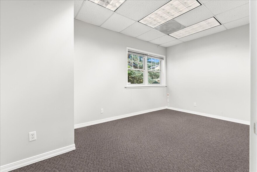 More Photos Of 2052 Prospector Ave, Park City Storefront Retail Office For Lease