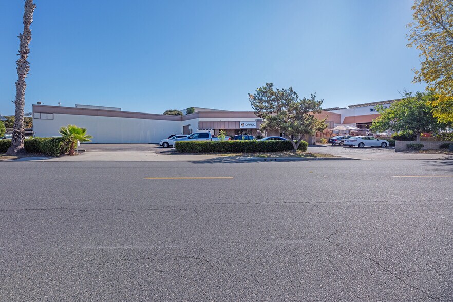 More Photos Of 17000 Keegan Ave, Carson Manufacturing For Lease