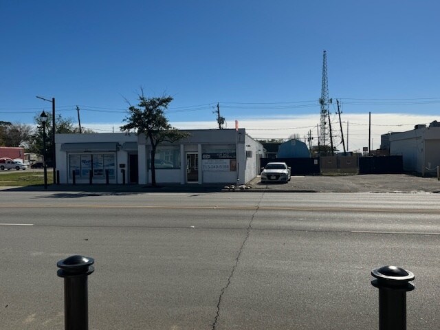 More Photos Of 905 W Main St, La Porte Warehouse For Sale