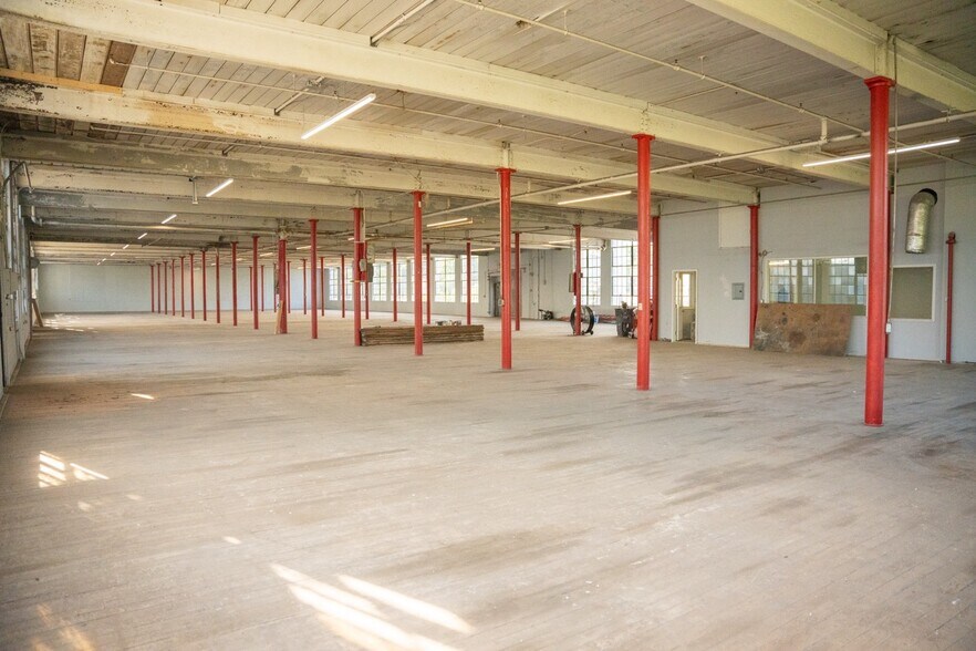 More Photos Of 1507 9th Ave, Knoxville Manufacturing For Lease