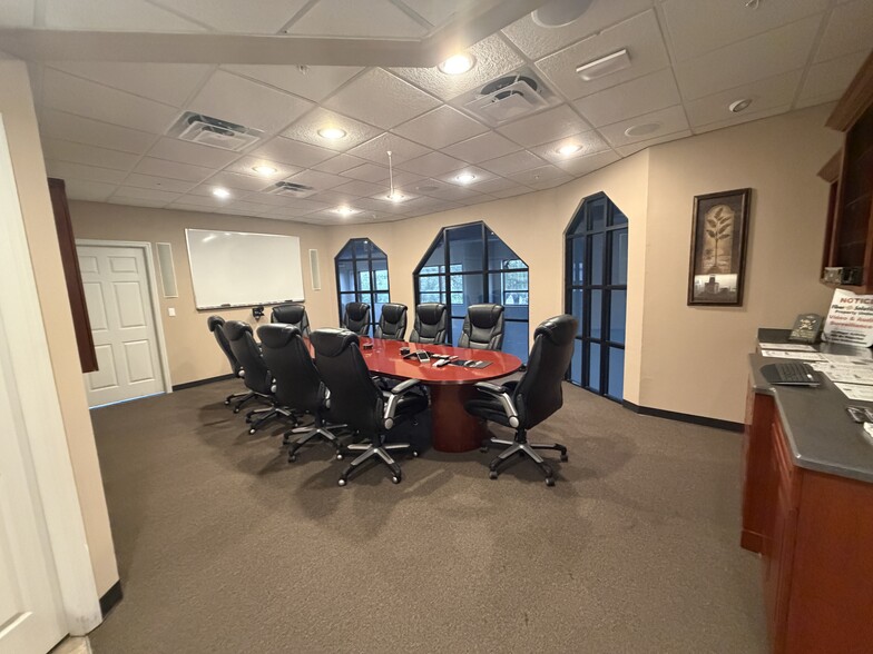 More Photos Of 12120 Metro Pky, Fort Myers Warehouse For Sale