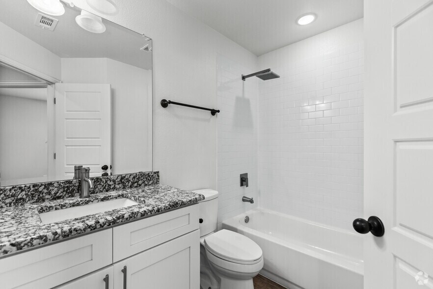 More Photos Of 113 North Park Ct, Springtown Apartments For Sale