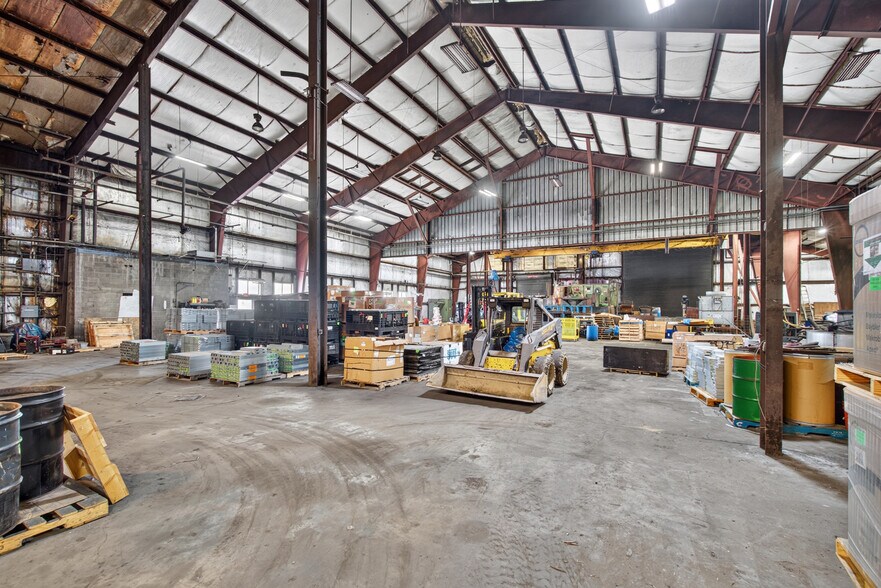 More Photos Of 211 Mill St, Springport Light Distribution For Sale