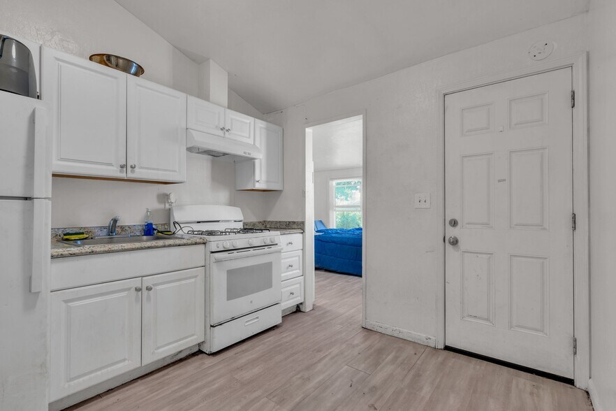 More Photos Of 524-528 1st St, Rodeo Apartments For Sale