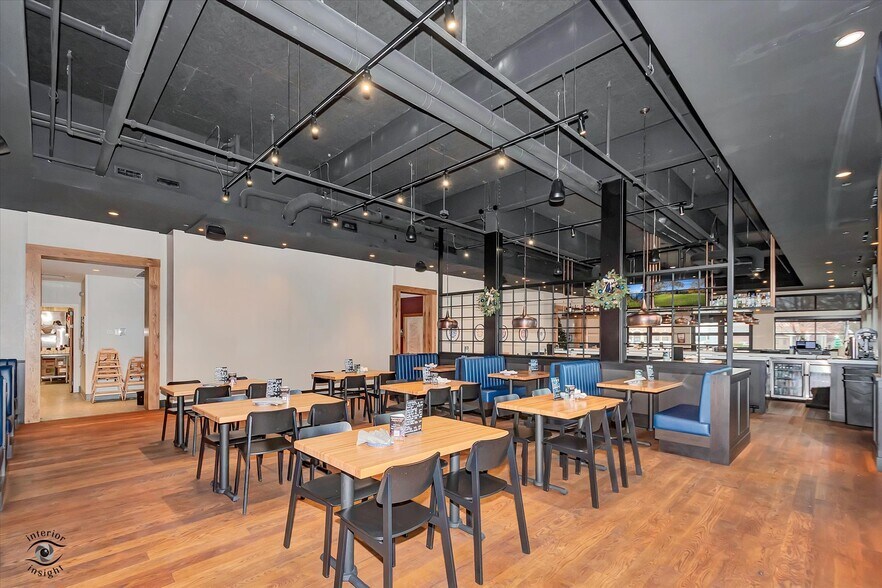 More Photos Of 140 Washington Sq, Washington General Retail For Sale