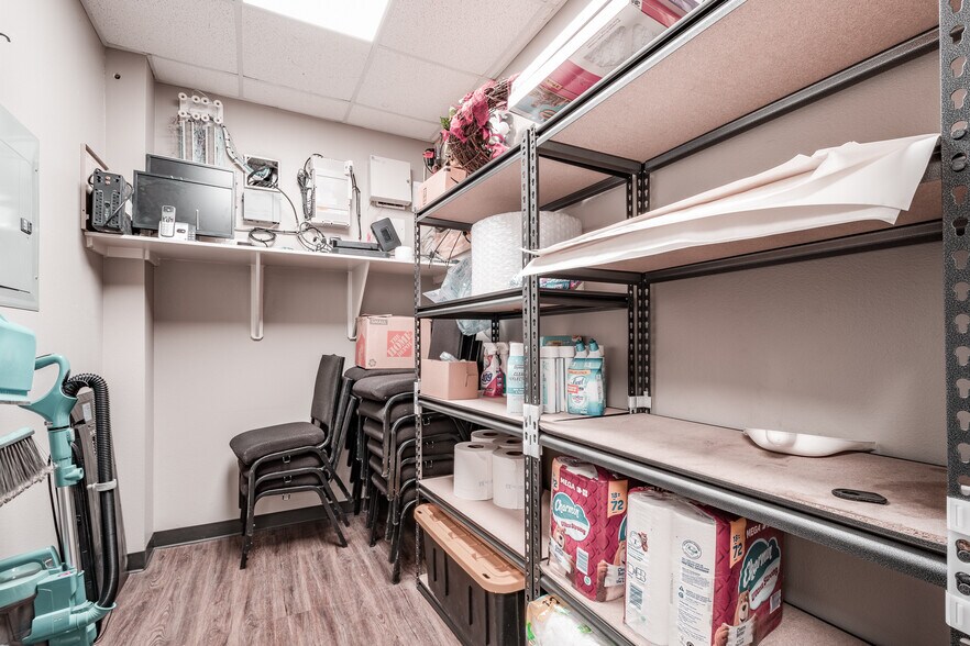 More Photos Of 8131 Red Bluff Rd, Pasadena Warehouse For Lease