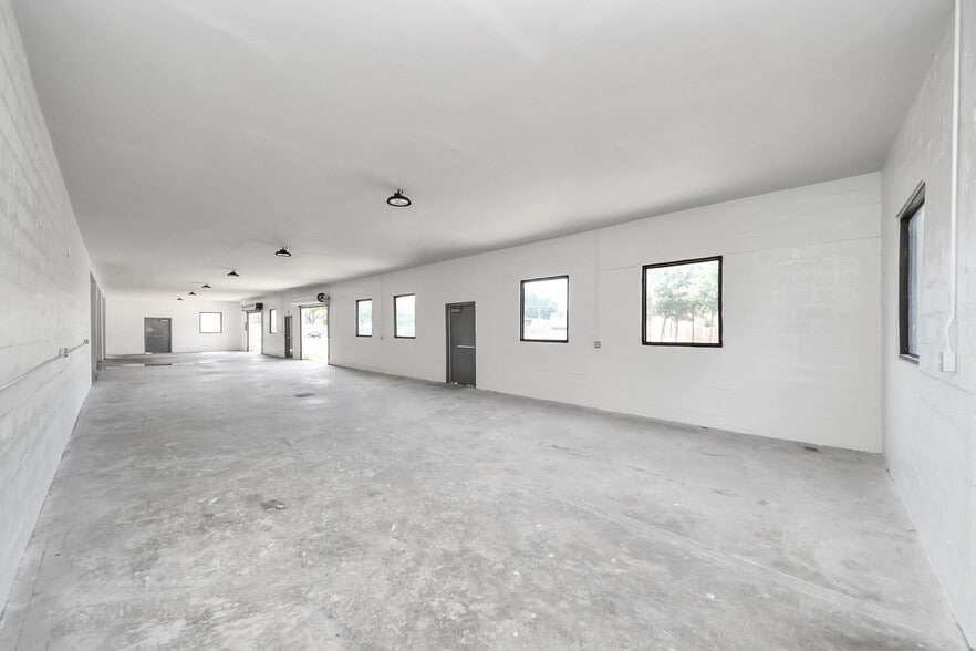 More Photos Of 11980 Alief Clodine Rd, Houston Light Distribution For Sale