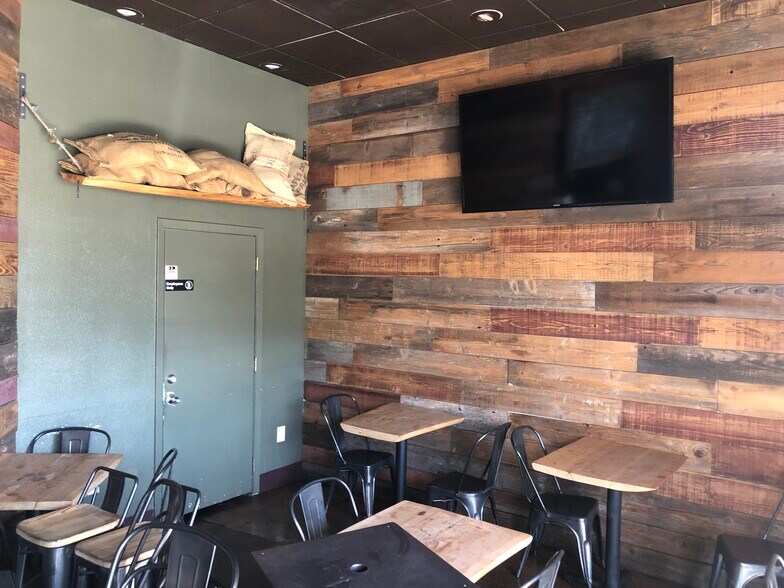 More Photos Of 26027 Eden Landing Rd, Hayward Storefront For Lease