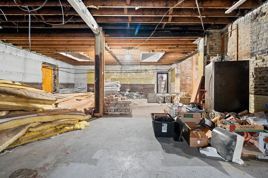 More Photos Of 408 Dousman St, Green Bay Storefront Retail Residential For Sale