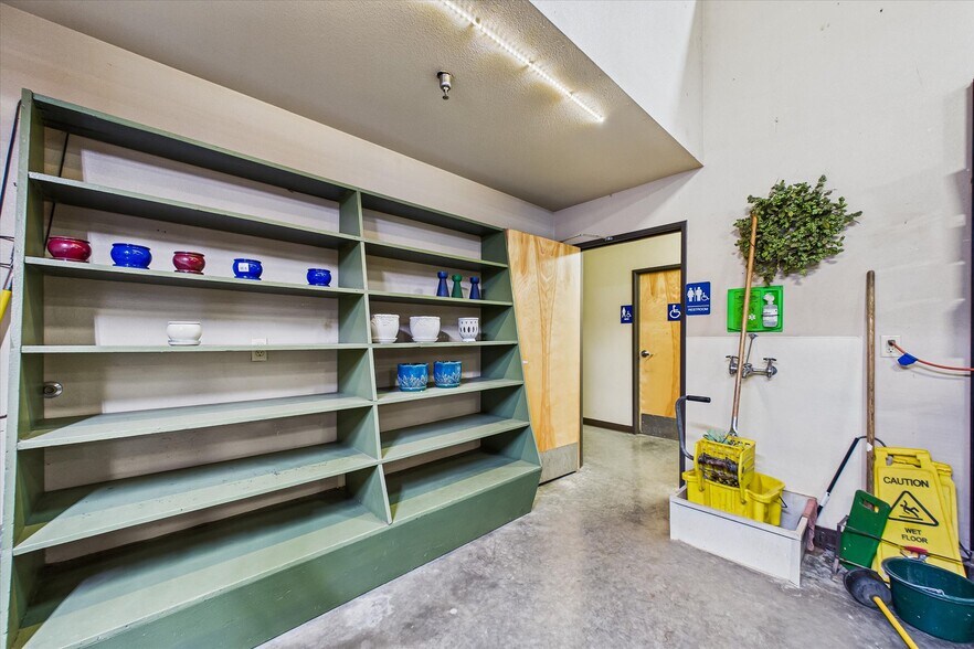 More Photos Of 1593 Market St, Ferndale General Retail For Sale