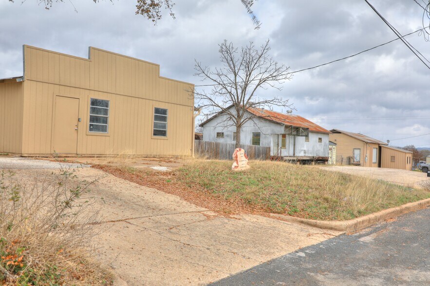 More Photos Of 432 S Lincoln St, Fredericksburg Land For Sale