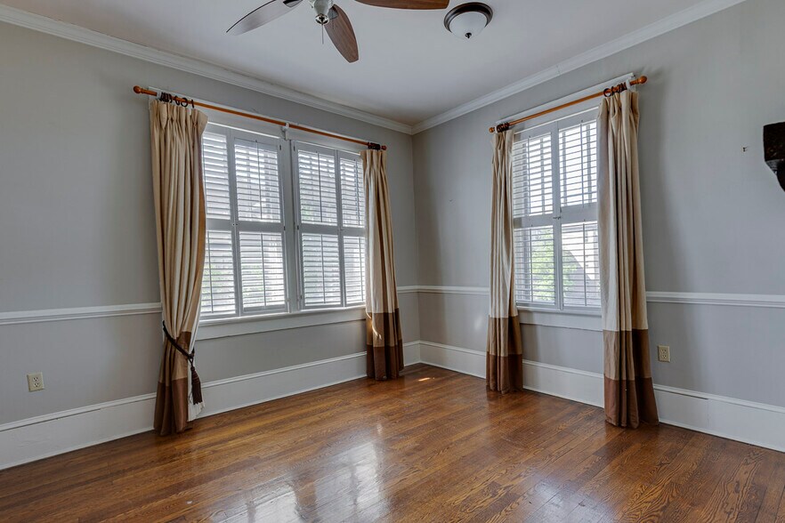 More Photos Of 906 Augusta St, Greenville Office For Sale