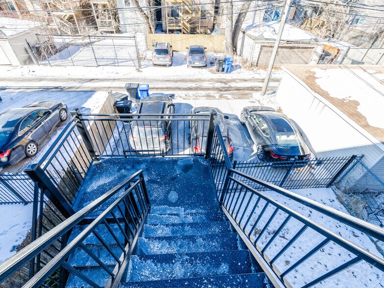 More Photos Of 6126 Eberhart ave, Chicago Apartments For Sale