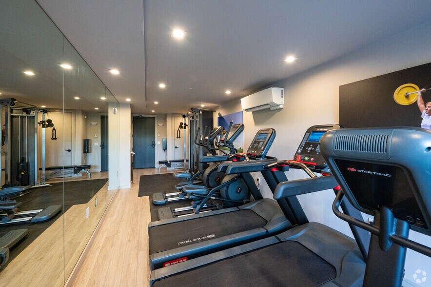 More Photos Of 793 S Van Ness Ave, San Francisco Apartments For Lease