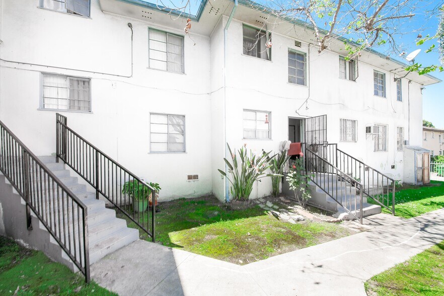 More Photos Of 4119 Santo Tomas Dr, Los Angeles Apartments For Sale