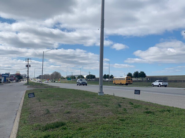 More Photos Of 2684 Alcoa Hwy, Alcoa Service Station For Lease