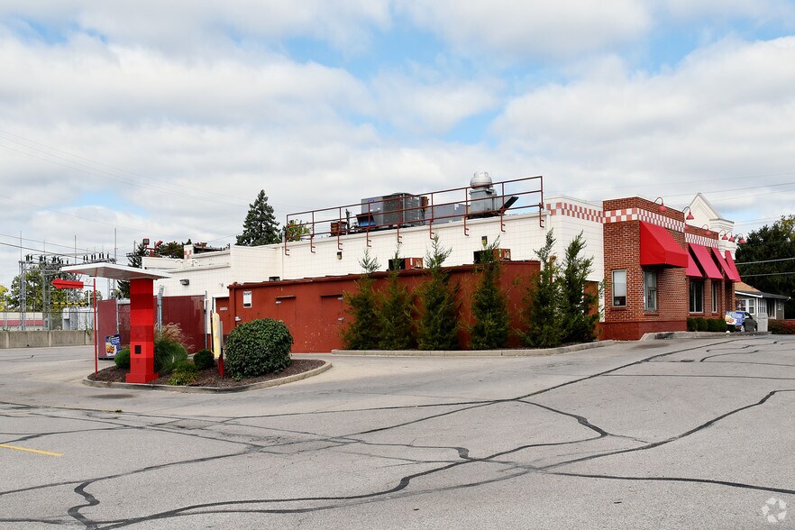 More Photos Of 1575 W Galbraith Rd, Cincinnati Restaurant For Sale