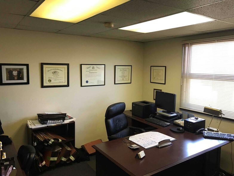 More Photos Of 522 Route 18, East Brunswick Medical For Lease