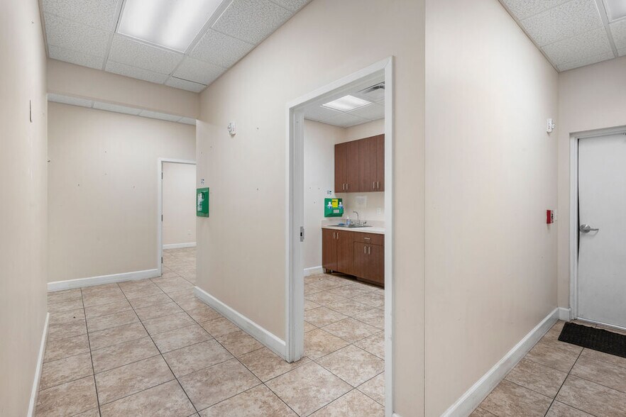 More Photos Of 1713 US Highway 441 N, Okeechobee Medical For Lease