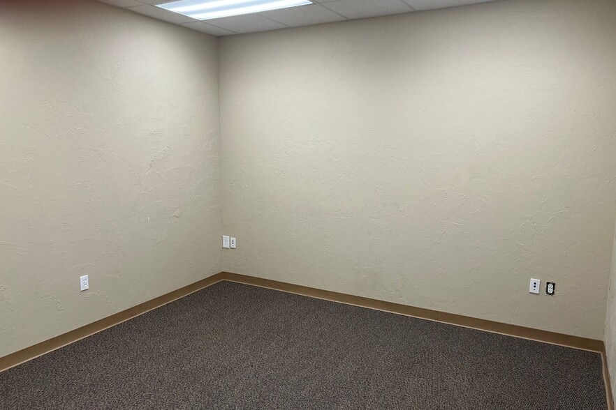 More Photos Of 2820 Global Pky, Midwest City Industrial For Sale