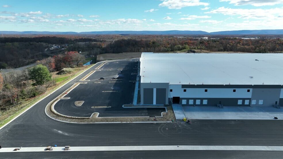 More Photos Of 1251 Coverstone Dr, Winchester Unknown For Lease