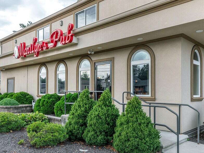 More Photos Of 388 Broad St, Bristol General Retail For Sale