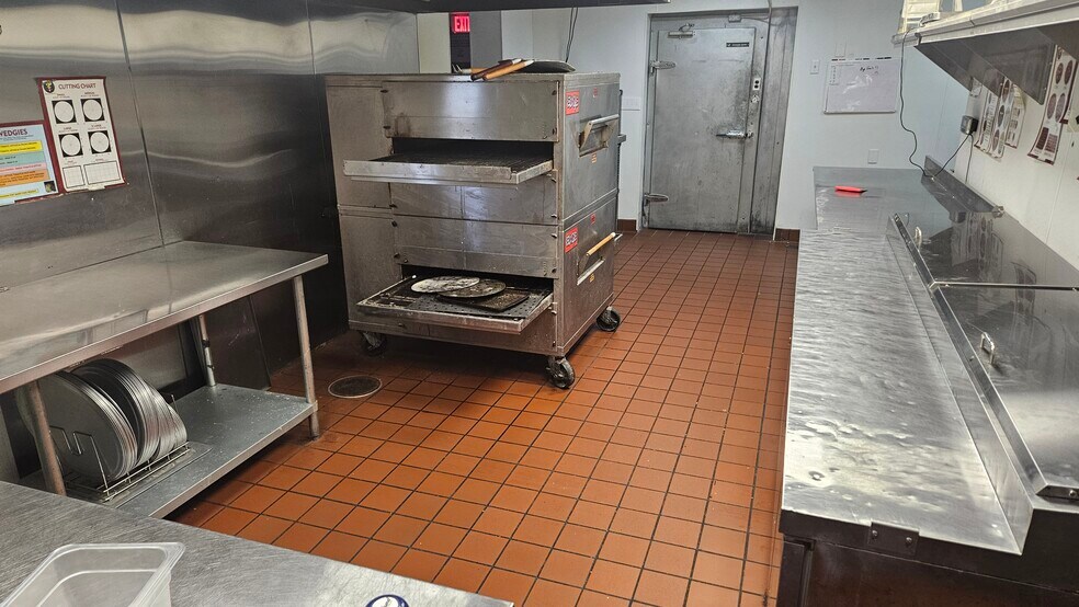 More Photos Of 1523 Madison Ave, Huntington Fast Food For Sale