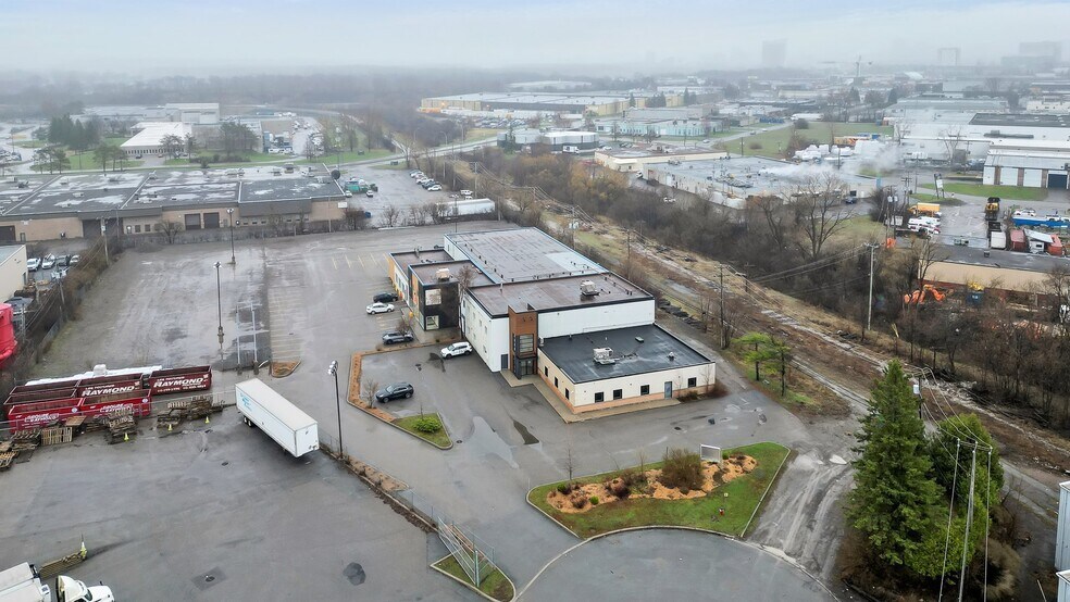 More Photos Of 170 Rue Deveault, Gatineau Research And Development For Lease