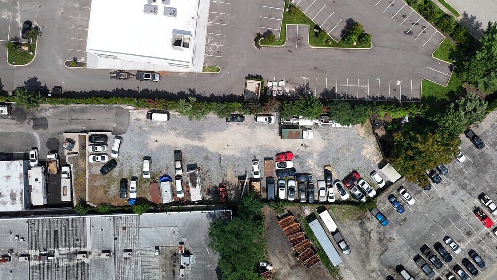 More Photos Of 1850 E Jericho Tpke, Huntington Auto Repair For Sale