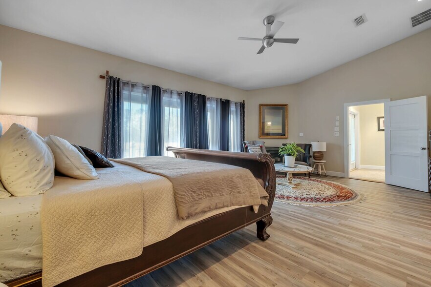 More Photos Of , Quincy Unknown For Sale