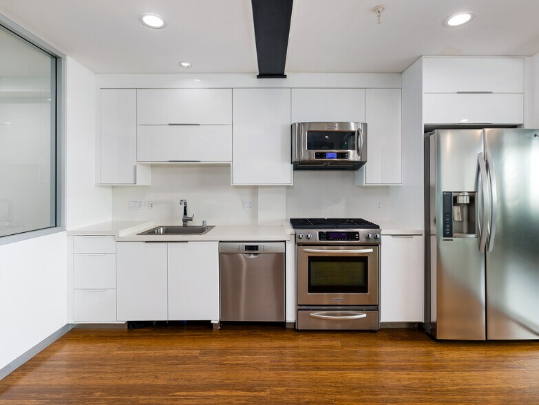 More Photos Of 227 California St, El Segundo Loft Creative Space For Lease