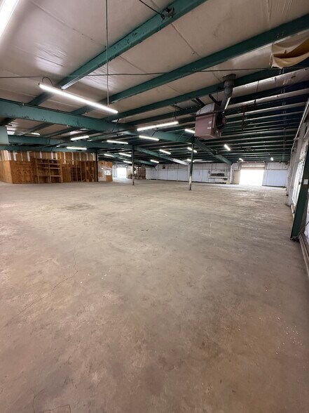 More Photos Of 4068 Hatcher Cir, Memphis Warehouse For Lease
