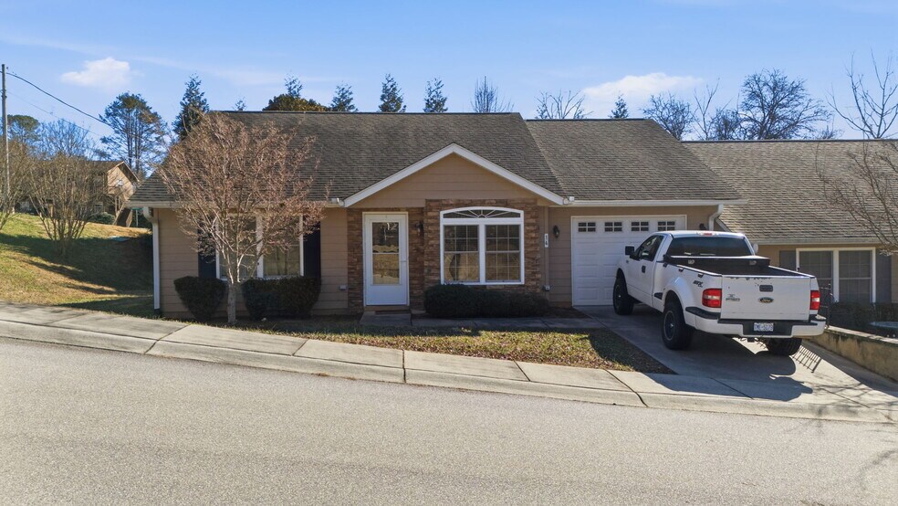 More Photos Of 520 Baird Cove Rd, Franklin Apartments For Sale