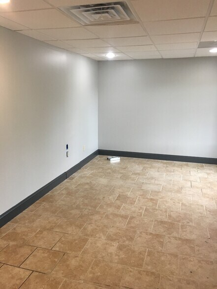 More Photos Of 2001 Montour Church Rd, Oakdale Office For Lease