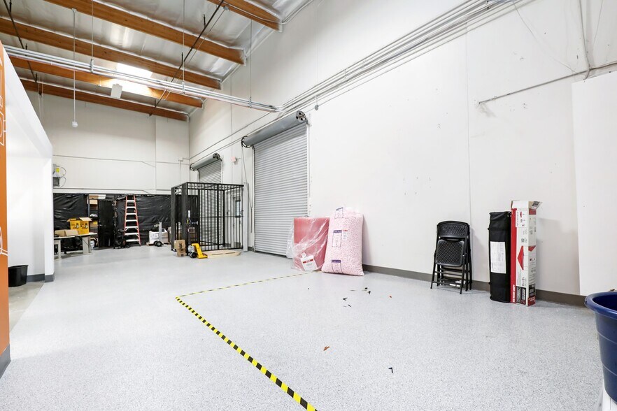 More Photos Of 32 Mauchly, Irvine Manufacturing For Sale