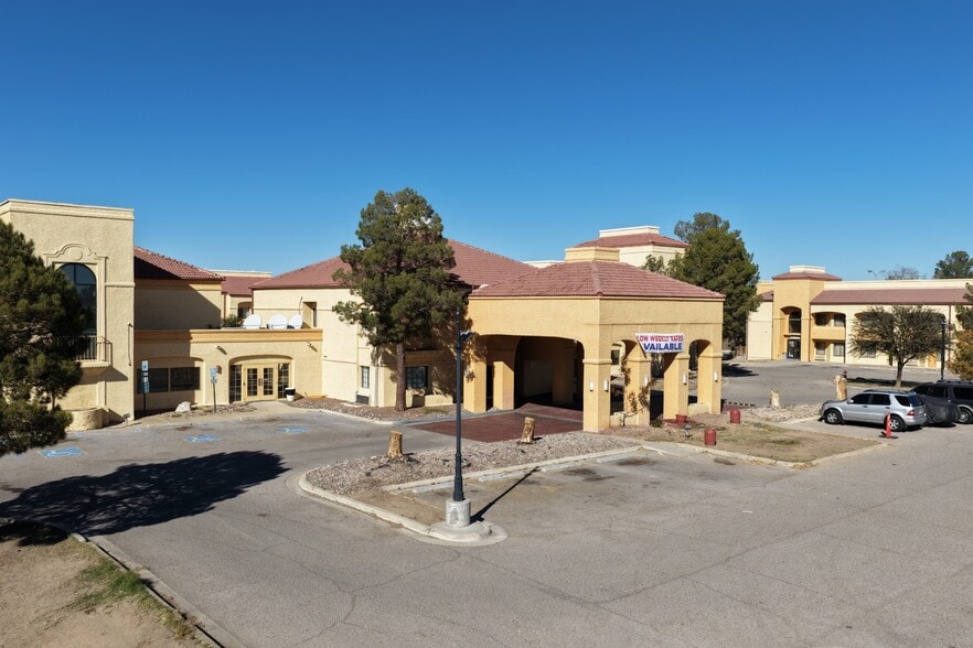 More Photos Of 790 Avenida de Mesilla, Las Cruces Hotel For Sale