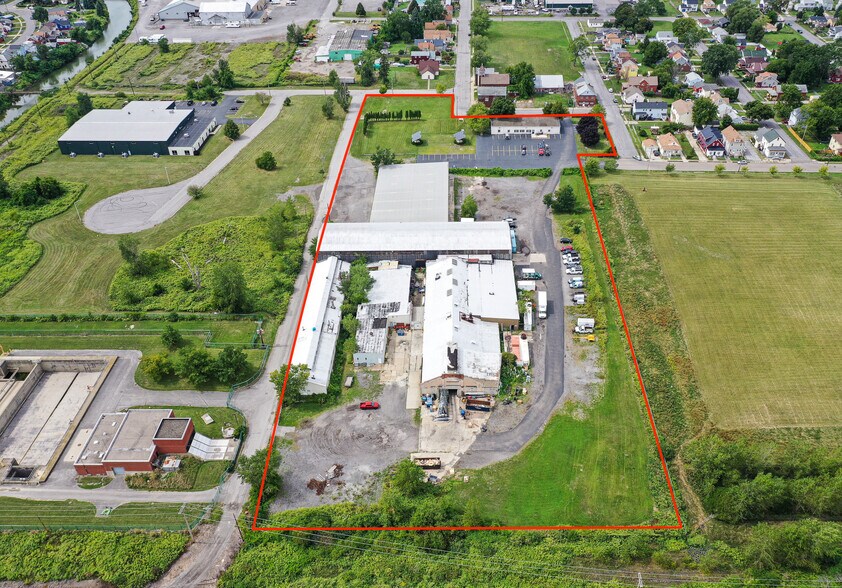 More Photos Of 400 Ingham Ave, Blasdell Light Distribution For Lease