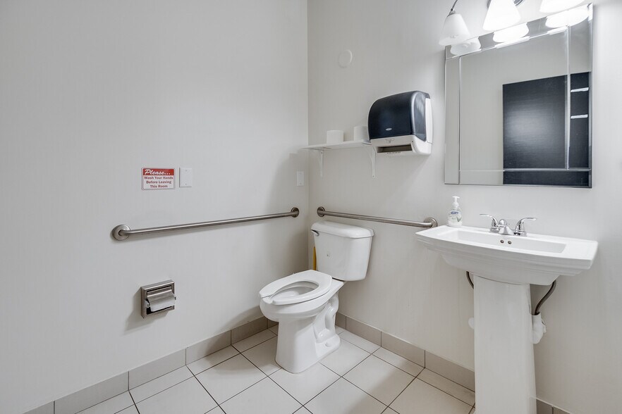 More Photos Of 4295 Brogdon Exchange, Suwanee Warehouse For Sale