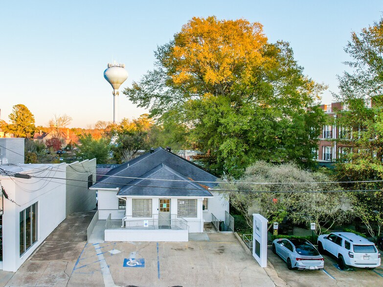 More Photos Of 409 S Lamar Blvd, Oxford Office Residential For Lease