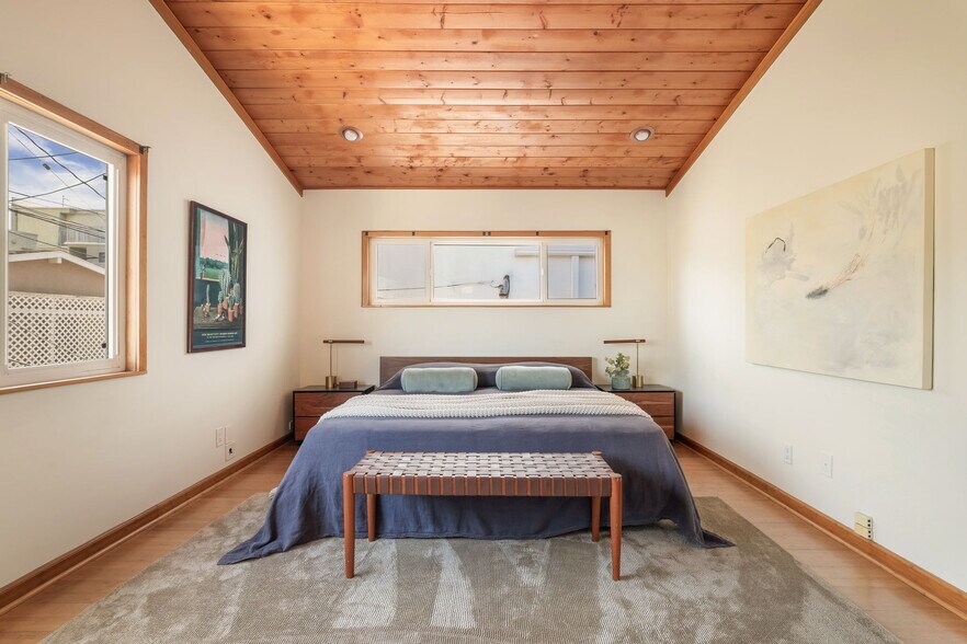 More Photos Of 16 Spinnaker St, Marina Del Rey Multifamily For Sale